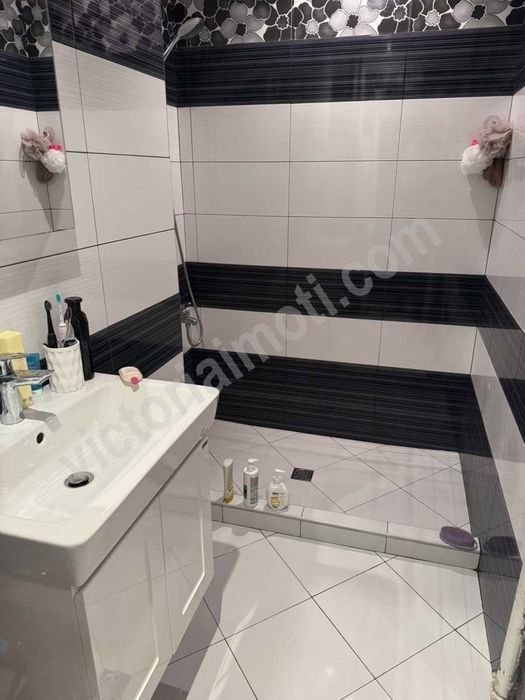 Продава се Тристаен апартамент в Велико Търново, Център - 77 кв.м за 828 €/кв.м - Снимка #3