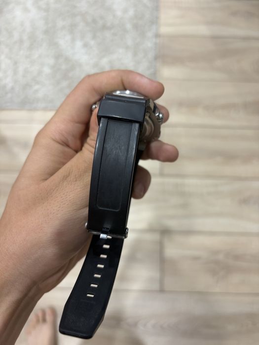 Продам оригинальные часы Casio