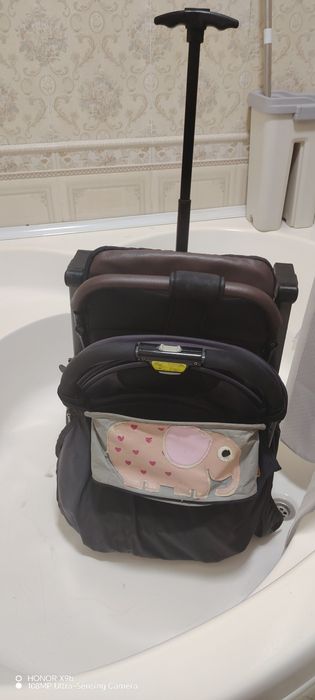 Срочно продаю детскую коляску фиолетового цвета