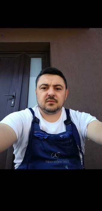 Zugrav, faianțar, parchetar, instalator, electrician.