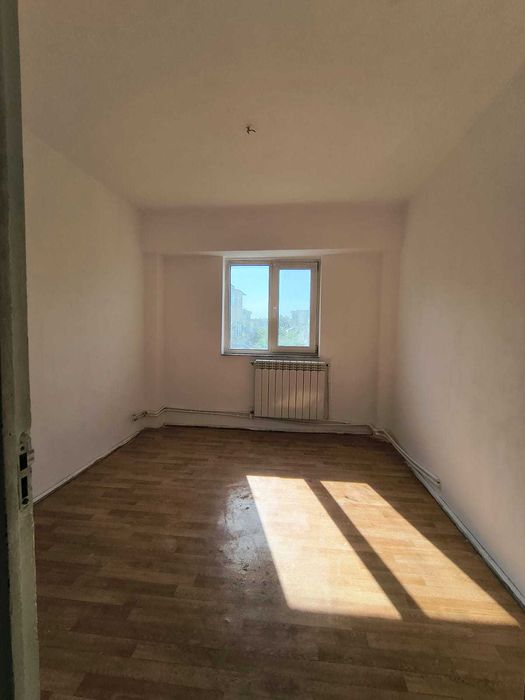 Apartament cu 3 camere de vanzare Mangalia sos. Constantei
