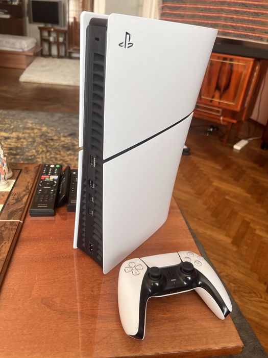 Playstation 5 slim , editie noua , fara disc , 1 Tb cu controler