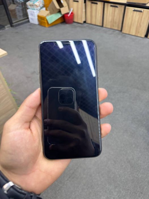 Iphone 11 pro max сотилади