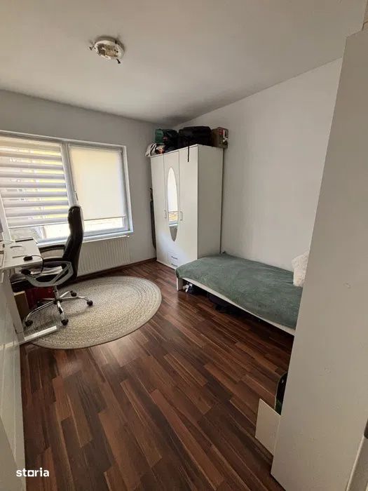 Apartament 3 camere de vanzare,zona Florilor