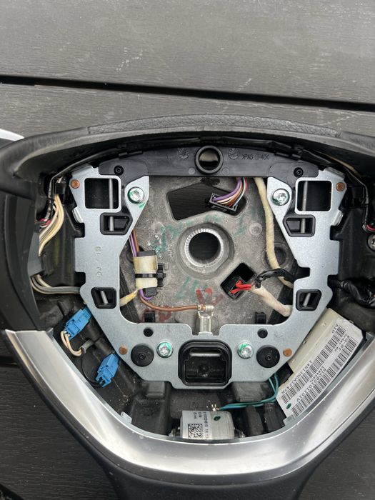 Bmw F10 спортен волан с пера и въбрация