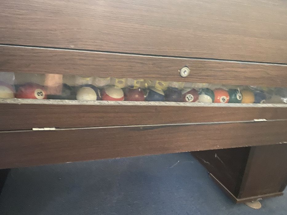 Vand biliard cu mici defecte estetice