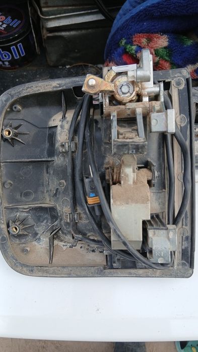 Man TGS ni chap taraf ruchkasi sotiladi