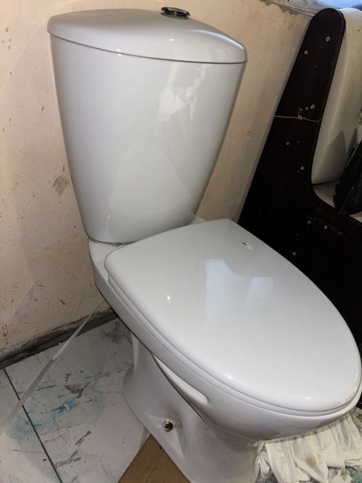 Прода унитаз всрабочем состоянии