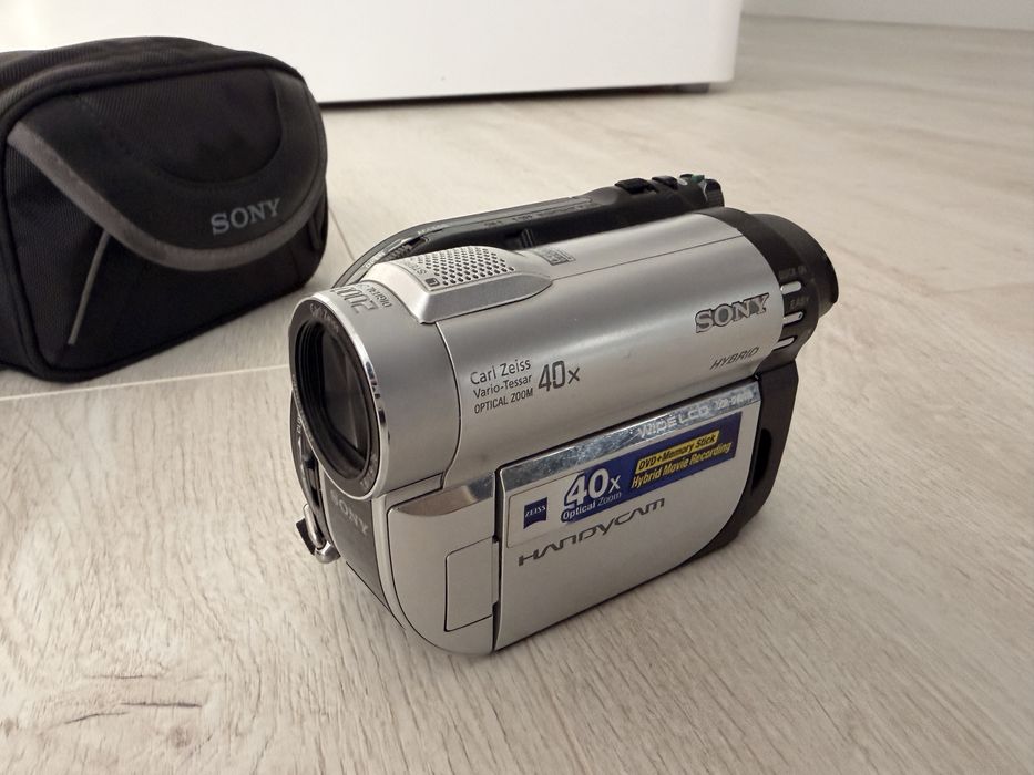 Camera Sony Handycam DCR-DVD110E