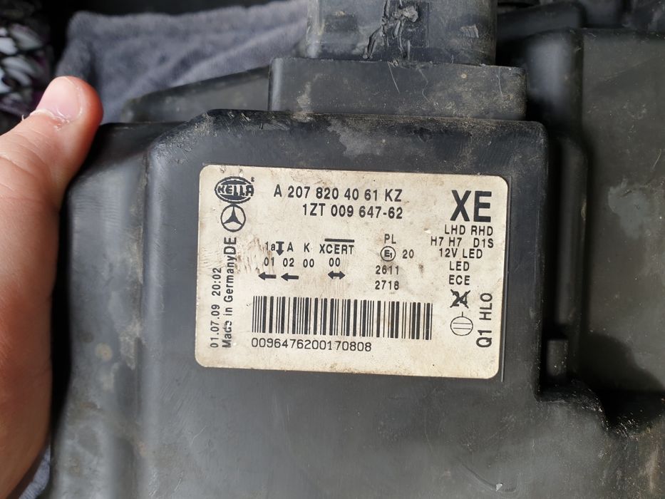 Far Drept Mercedes E Class Coupe W207 Bi-Xenon adaptiv+ils