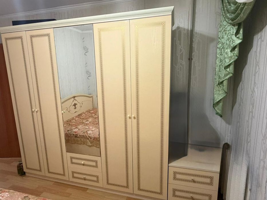 Спальный гарнитур