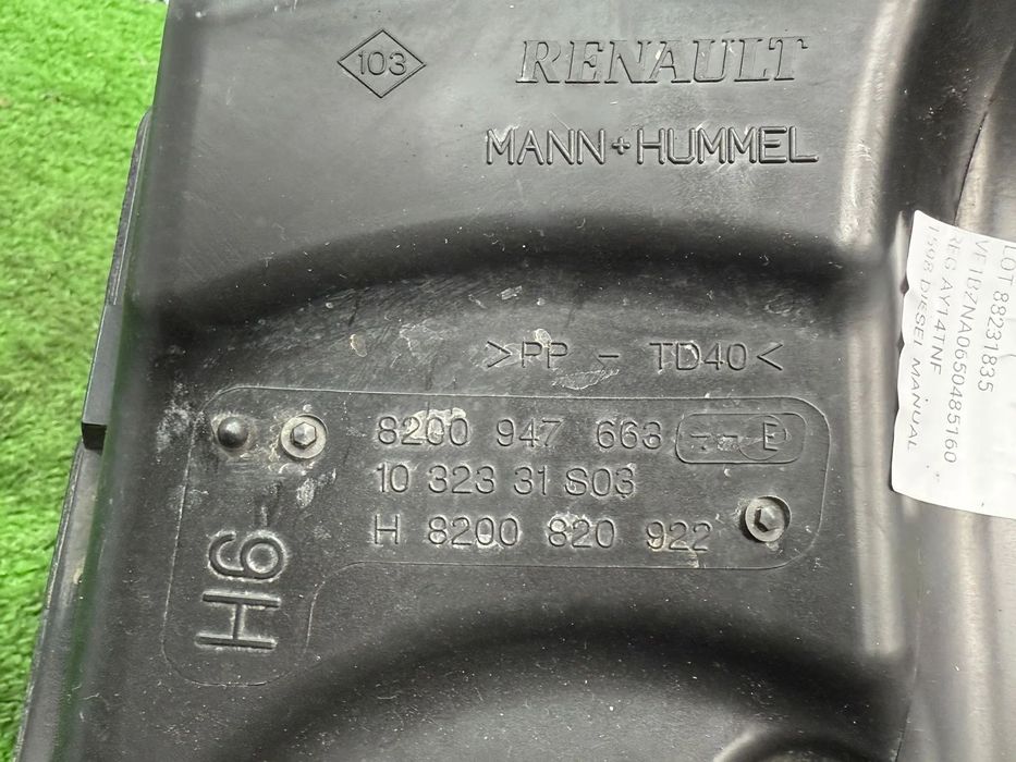 CARCASA FILTRU AER + VAS EXPANSIUNE RENAULT MEGANE III B95 1.6 DIESEL 2014 COD OEM 8200947663 1032331S03 8200682558 217100005R 2008-2016