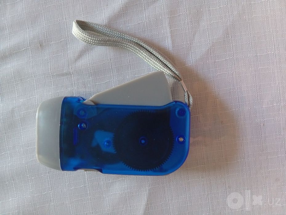 Qolda elektor chiqazuvchi fonar