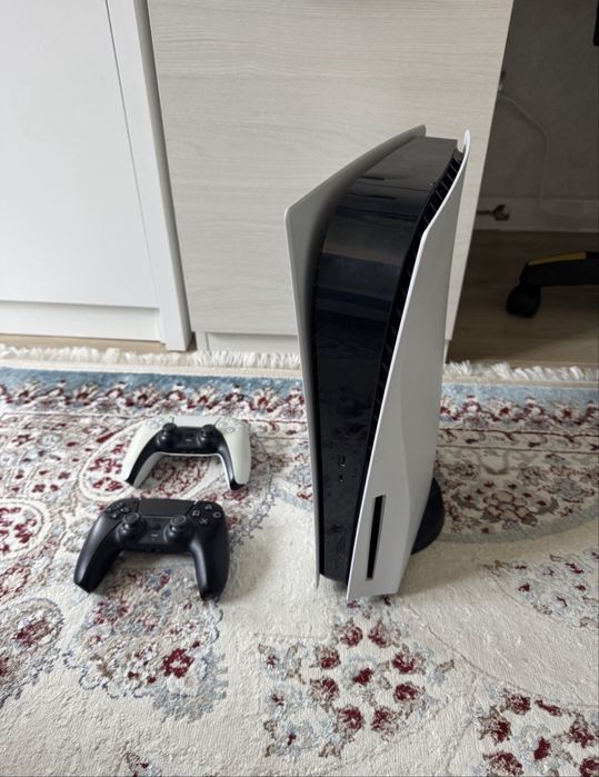Продам Sony PlayStation 5