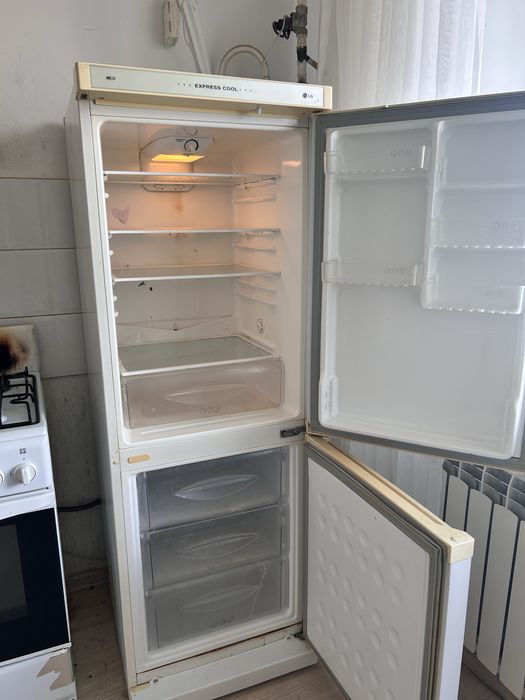 Продам холодильник