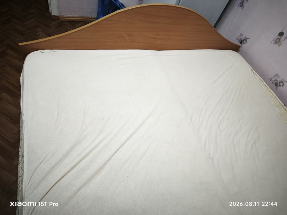 Продам кровать двухспальную