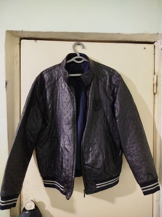 Продам кожаные куртки.