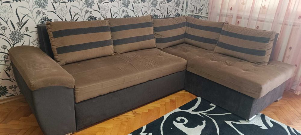Елегантен ъглов диван с функция сън (десен ъгъл)