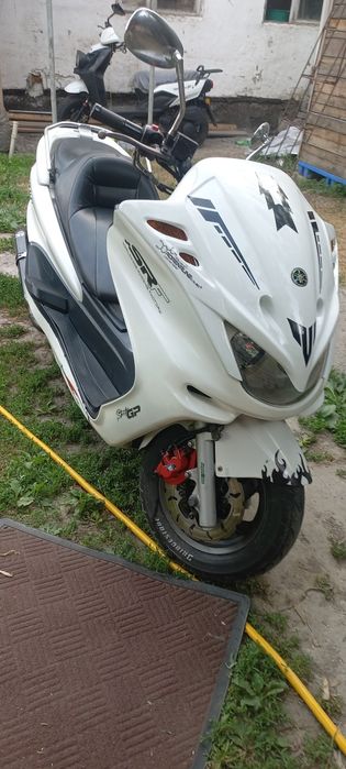 Максискутер Ямаха 250 куб японец
