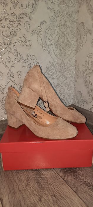 Продам женскую обувь