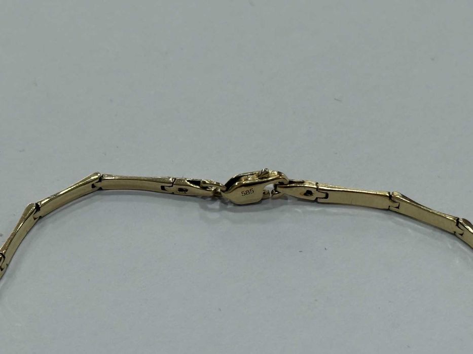 Дамска златна гривна с камъчета – 6.35 гр.