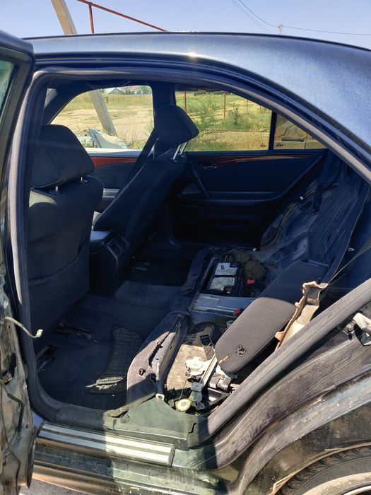 Срочно продам Мерседес w210 3,2