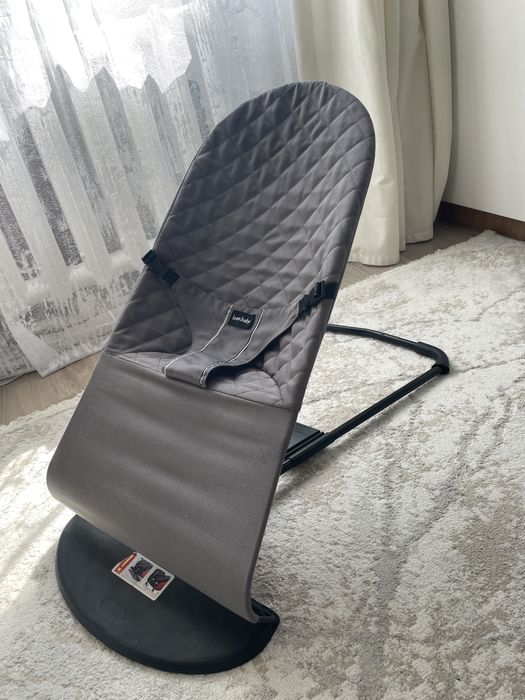 Детский шезлонг отличный пошощник