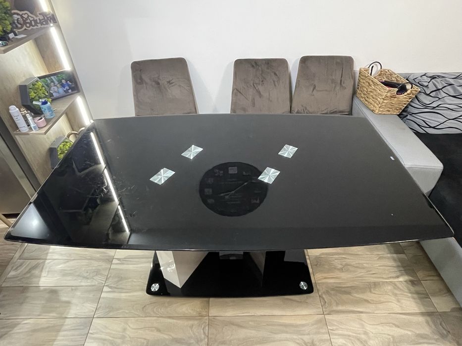 Голяма холна маса