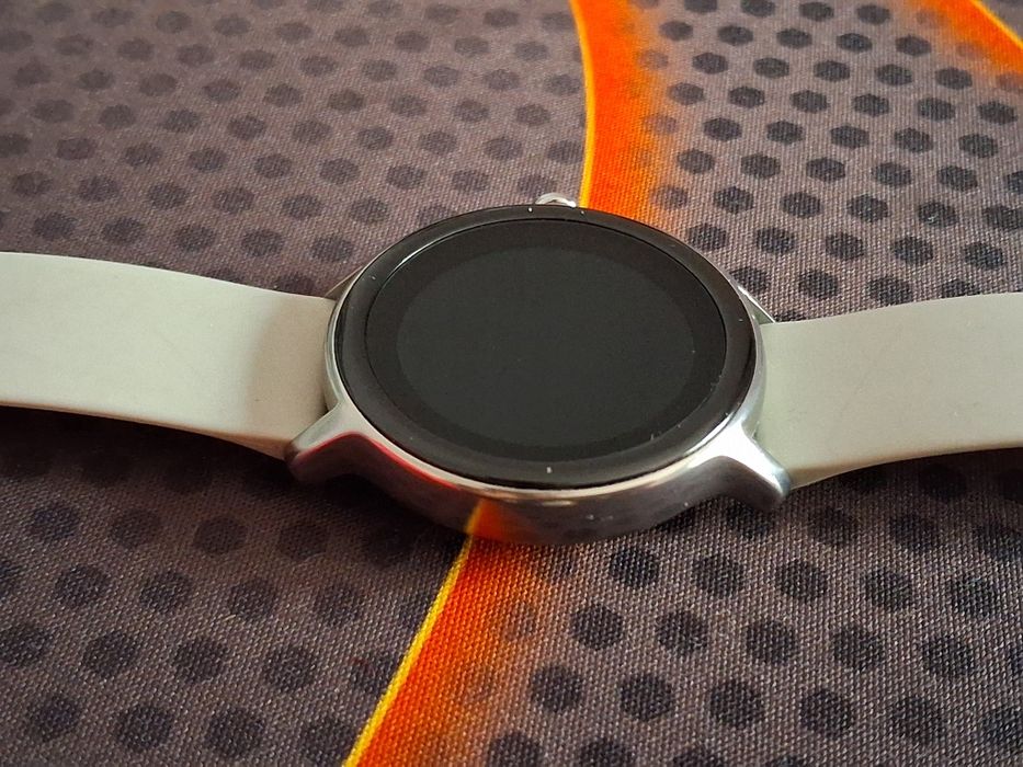 Смарт часовник Hama Fit Watch 4910 - цвят бледо сиво