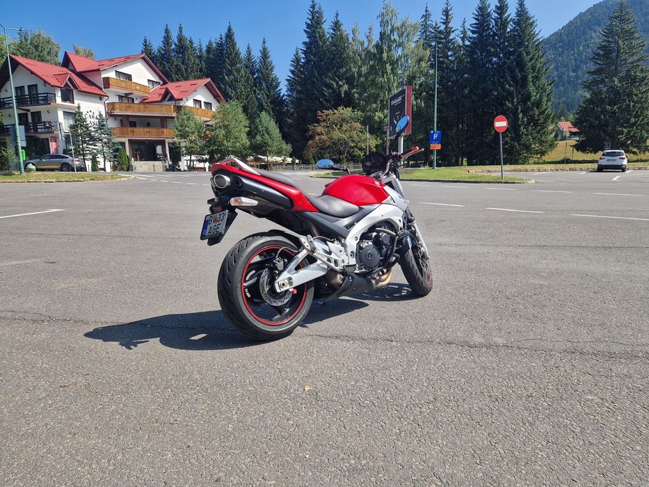 Vând motocicletă Suzuki GSR 600