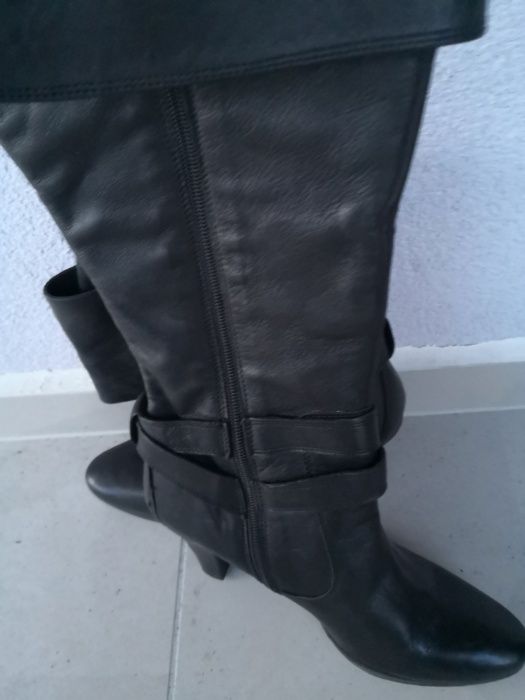 Дамски кожени ботуши
