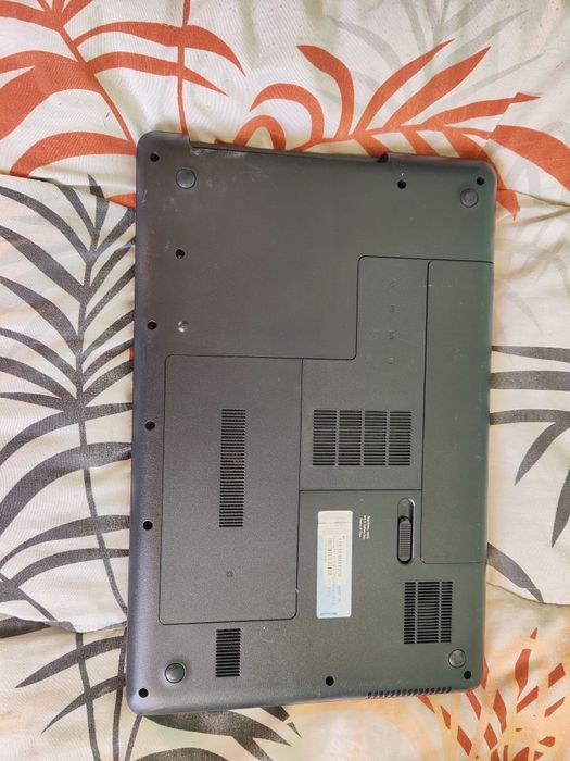Лаптоп Compaq Presario CQ57