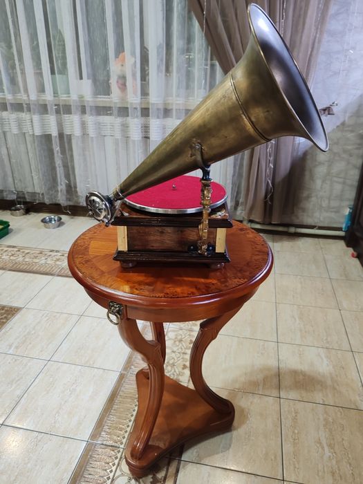 Продам грамофон His Master's voice