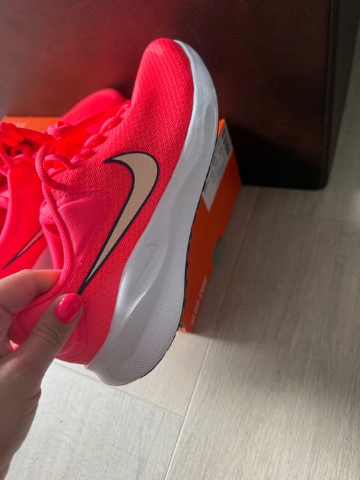 Дамски маратонки Nike