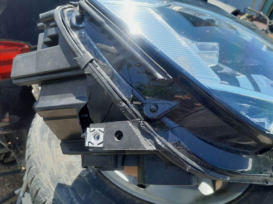 Десен фар за фолксваген тигуан