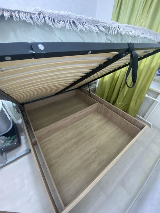 Продам кровать двуспальную