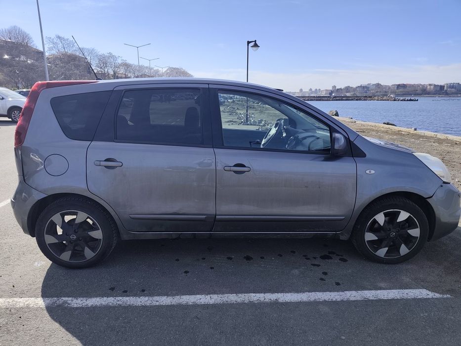 Лек автомобил Нисан Ноут