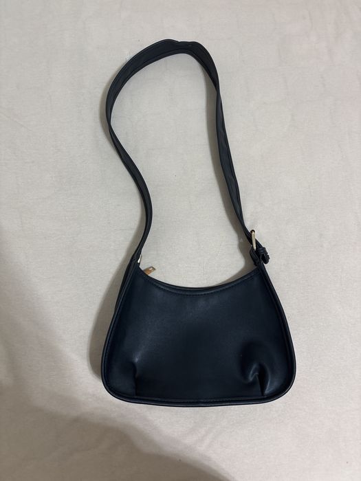 черная сумка в идеальном состояний