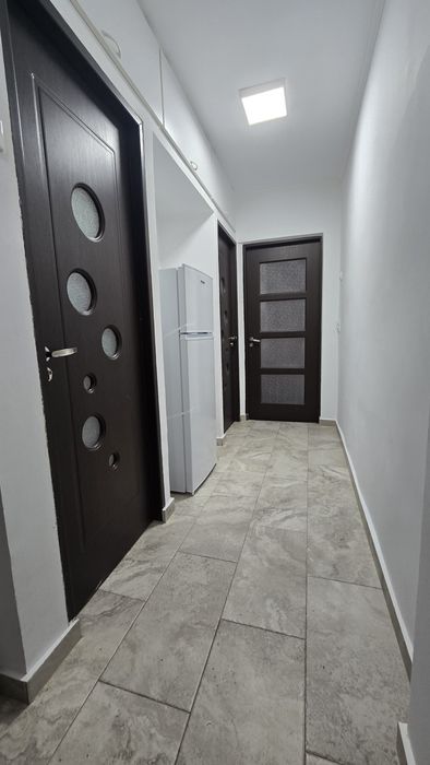 Închiriez apartament