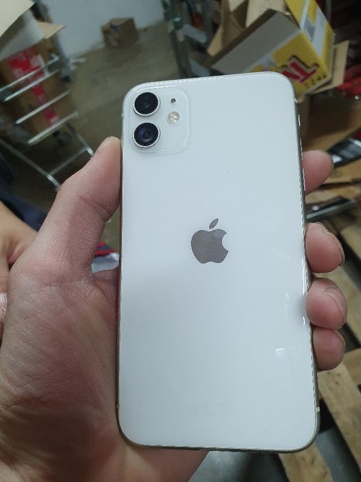 Iphone 11 128gb продам.