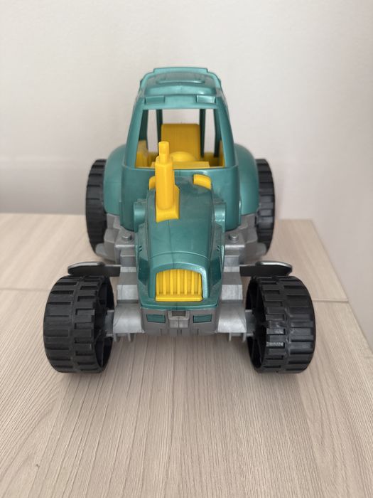 Трактор из прочного пластика 22 см размер