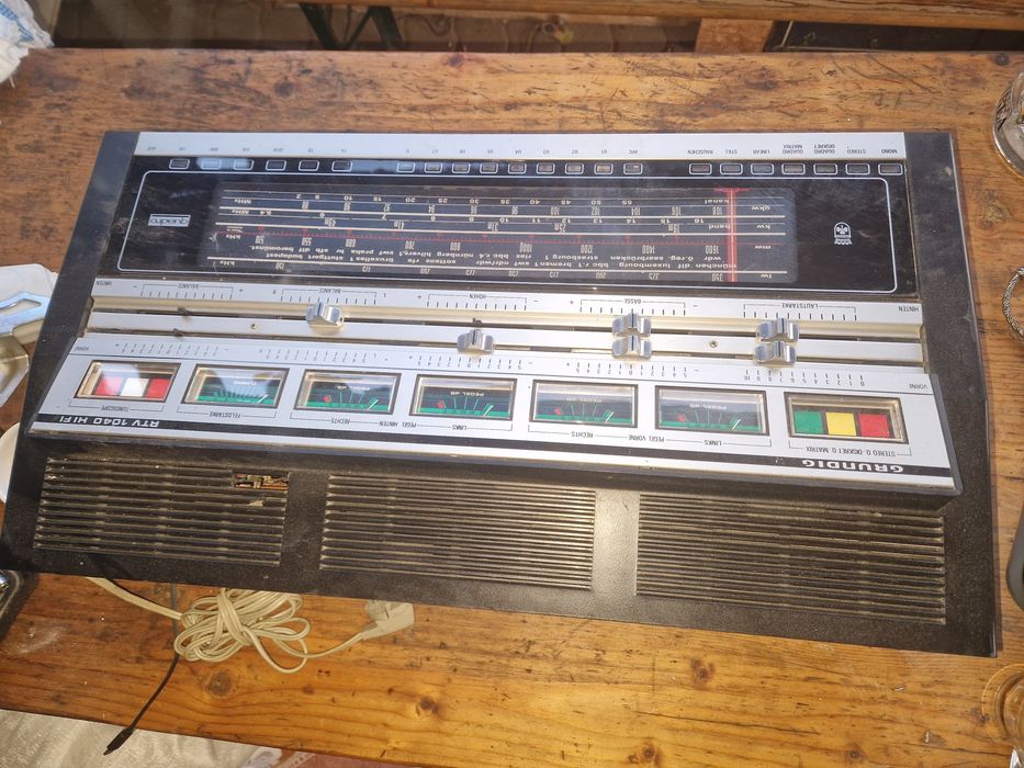 Radio cu stație Grundig