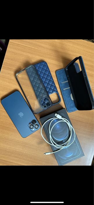 iPhone 12 про мах