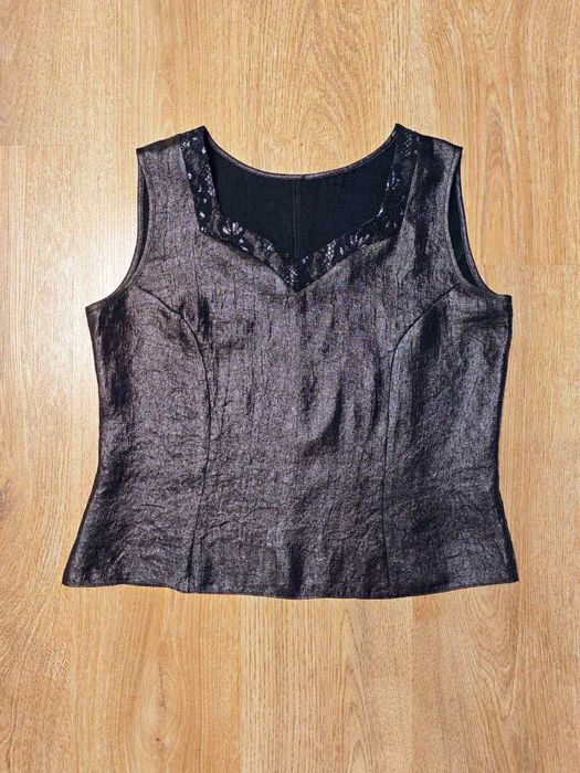 Официален дамски костюм от три части, черен с блясък - марка Яша