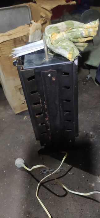 Продам электрическую шашлычницу