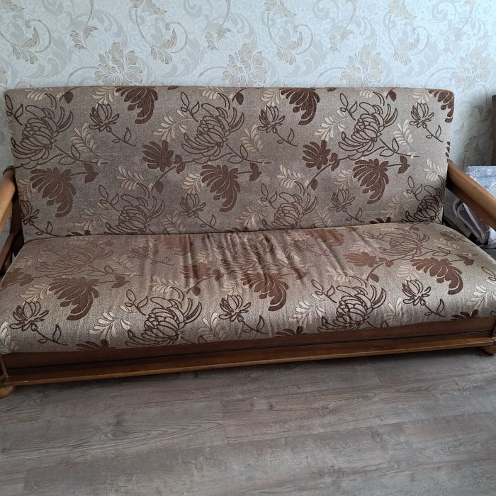 Два дивана и кресло