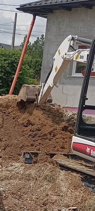 Execut lucrări cu mini excavator - Demolari - Săpat Fose Excavari