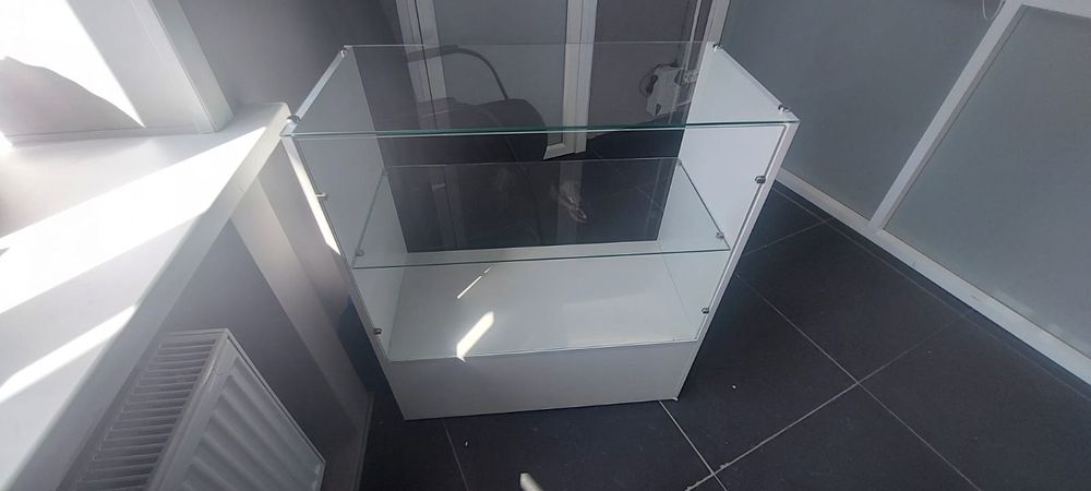 Стол со стеклом. Остовок