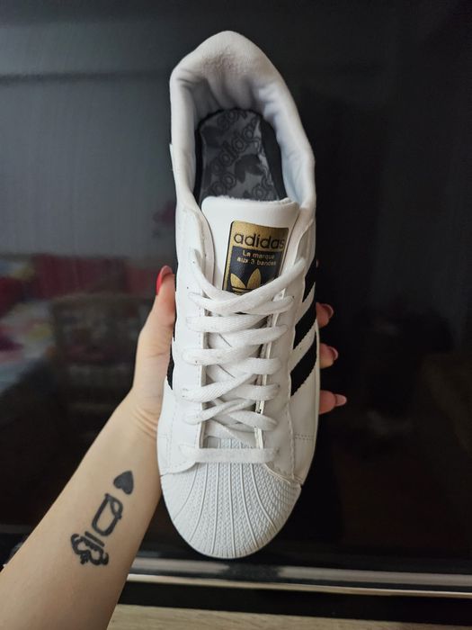 Adidasi Adidas purtati de cateva ori