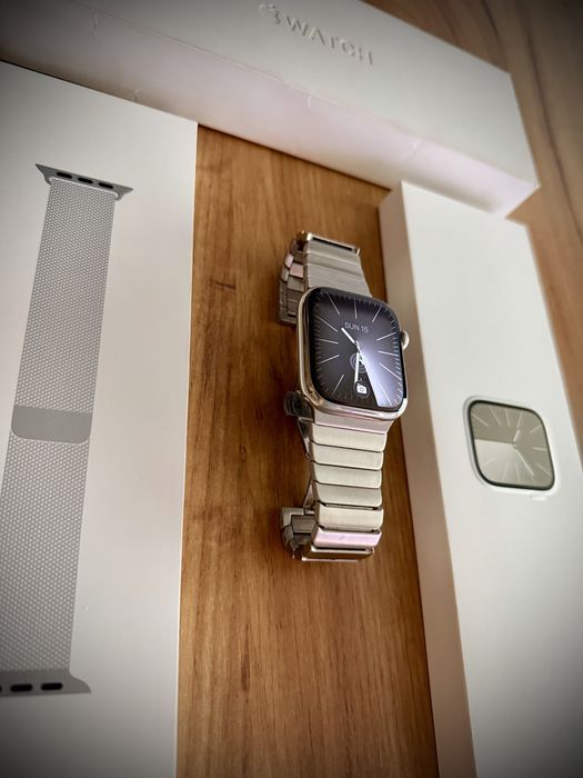 Apple Watch Series 9 45mm Stainless Steel Silver GPS+Cellular